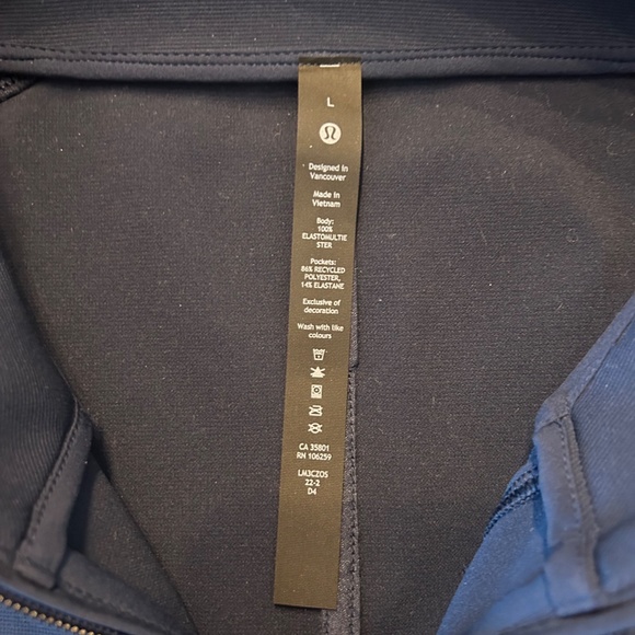 Lululemon Sojourn Jacket - Picture 2 of 2